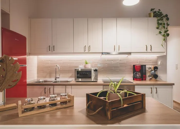 90M2 Luxury Apartment In The Heart Of Athens - Living Stone Sunstone
